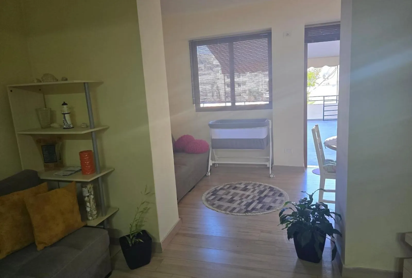 Saranda Beach Apartment