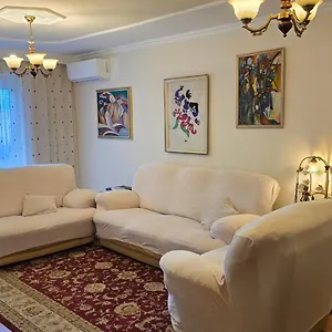Oasis In The Heart Of Appartamento Tirana
